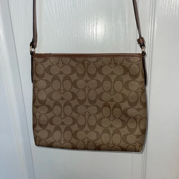 Coach crossbody purse - Picture 5 of 10